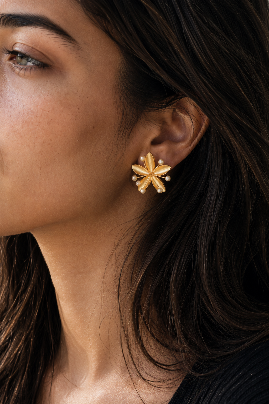 Pearl Brass Flash Gold Plating Floral Stud Earring