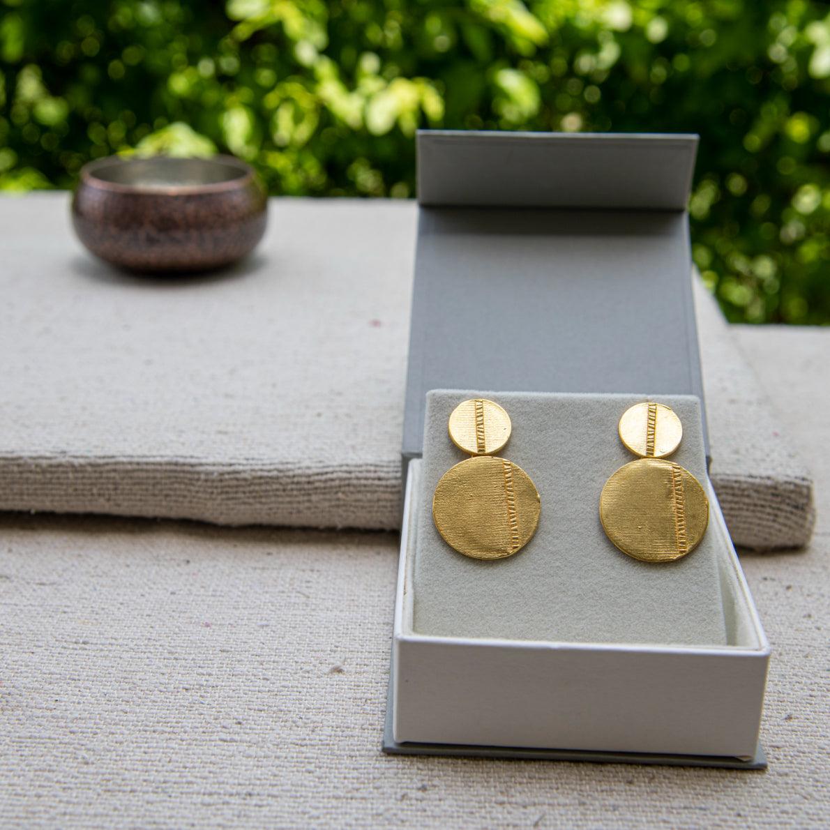 Golden Double Disk with Stud Earring