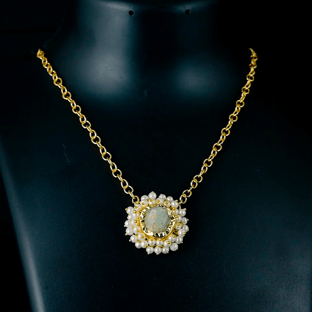 Pearl Floral Necklace Fashion jewelry