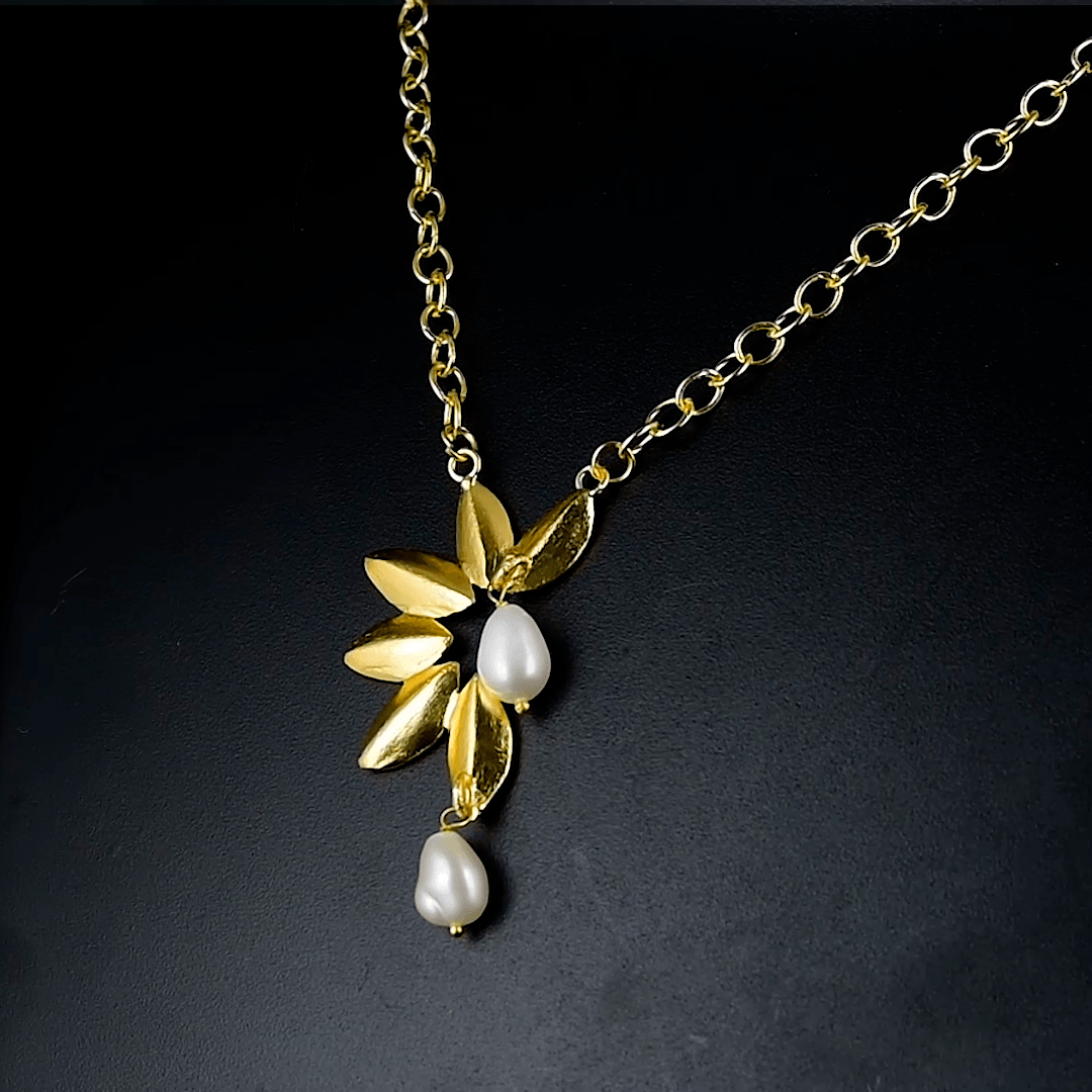 Pearl Leaf Necklace Fashion jewelry