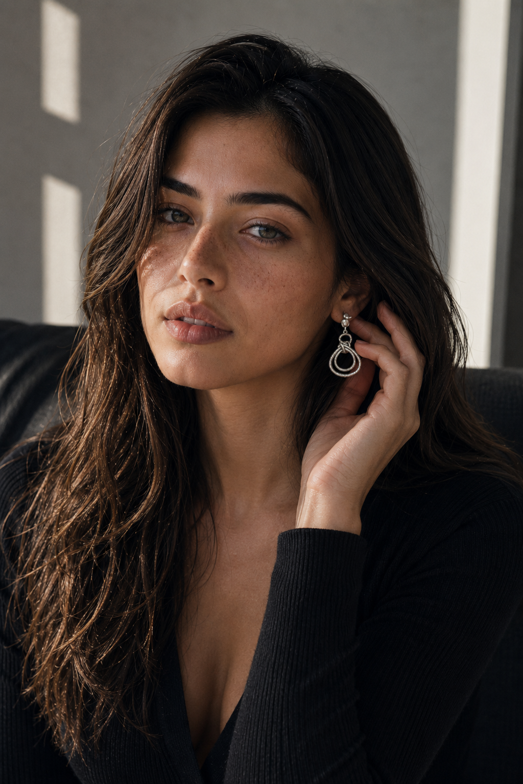 Intertwined Oval Silver Dangler Earring