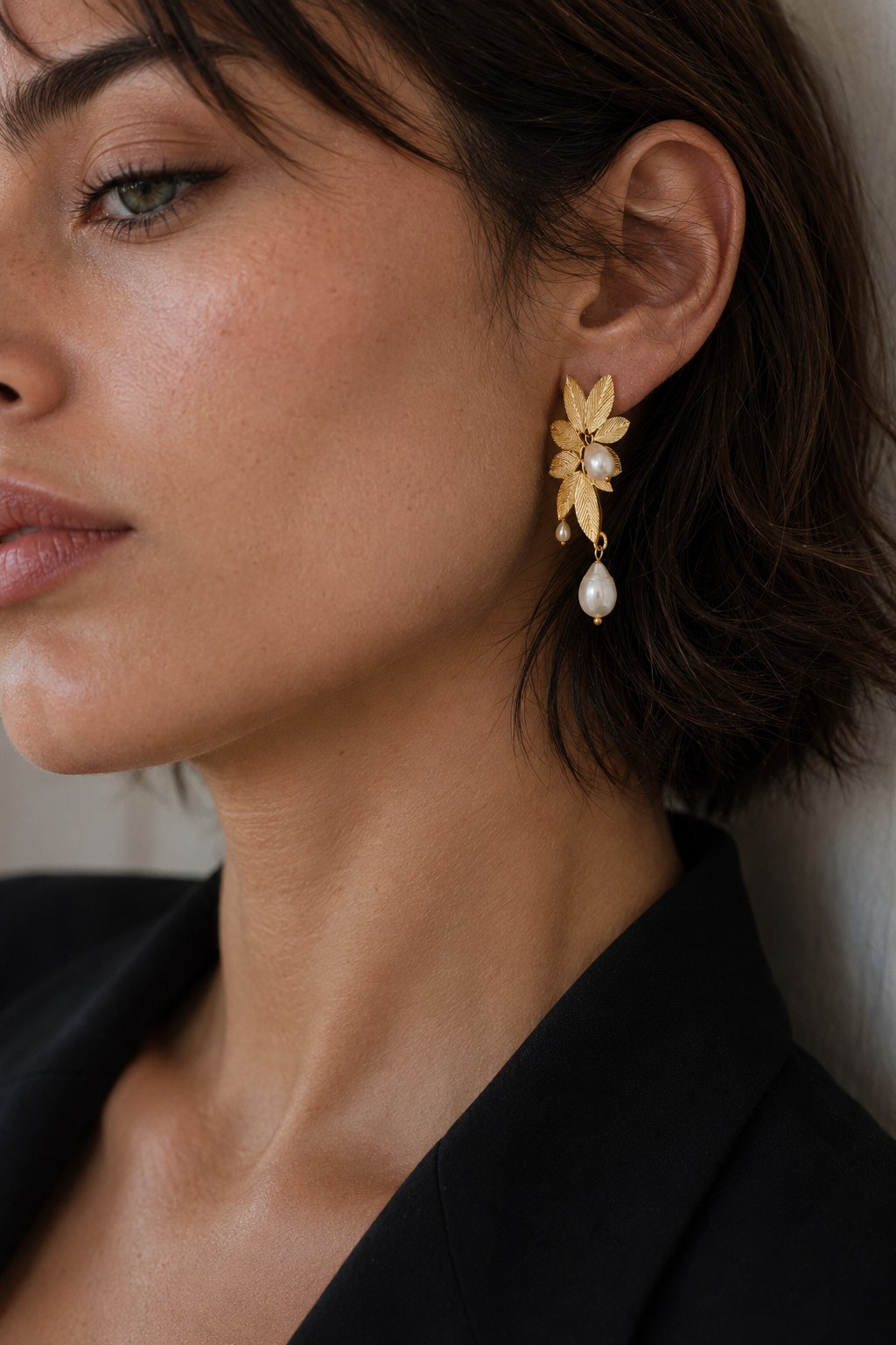 Pearl Brass Flash Gold Plating Leaf Stud Earring