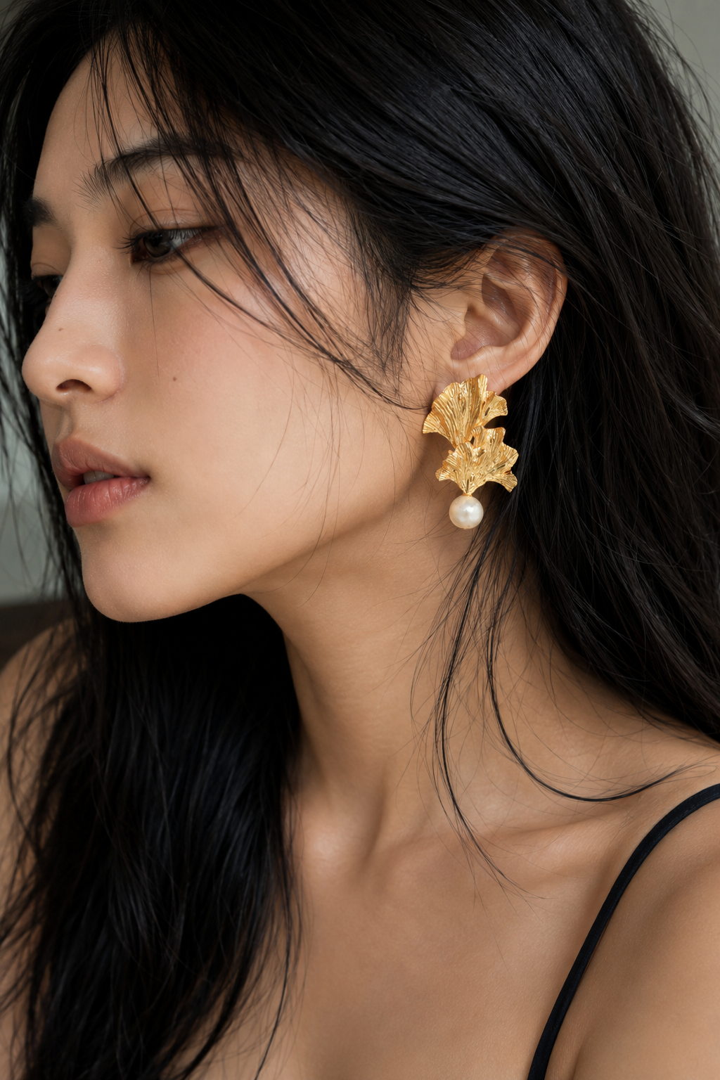 Pearl Brass Flash Gold Plating Ginkgo Stud Earring