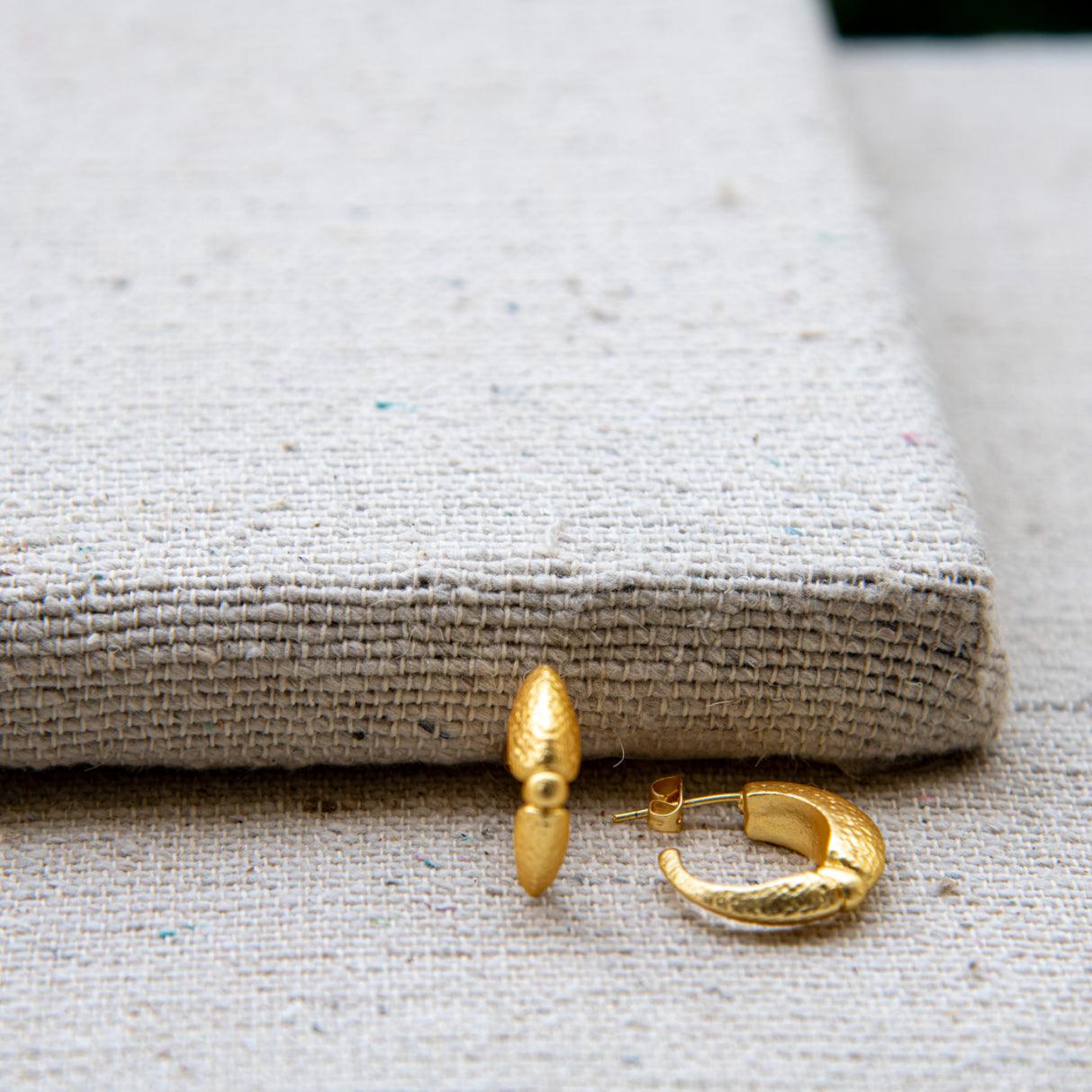 Alien Ship Hoop Flash Gold Plated Stud Earring for Women
