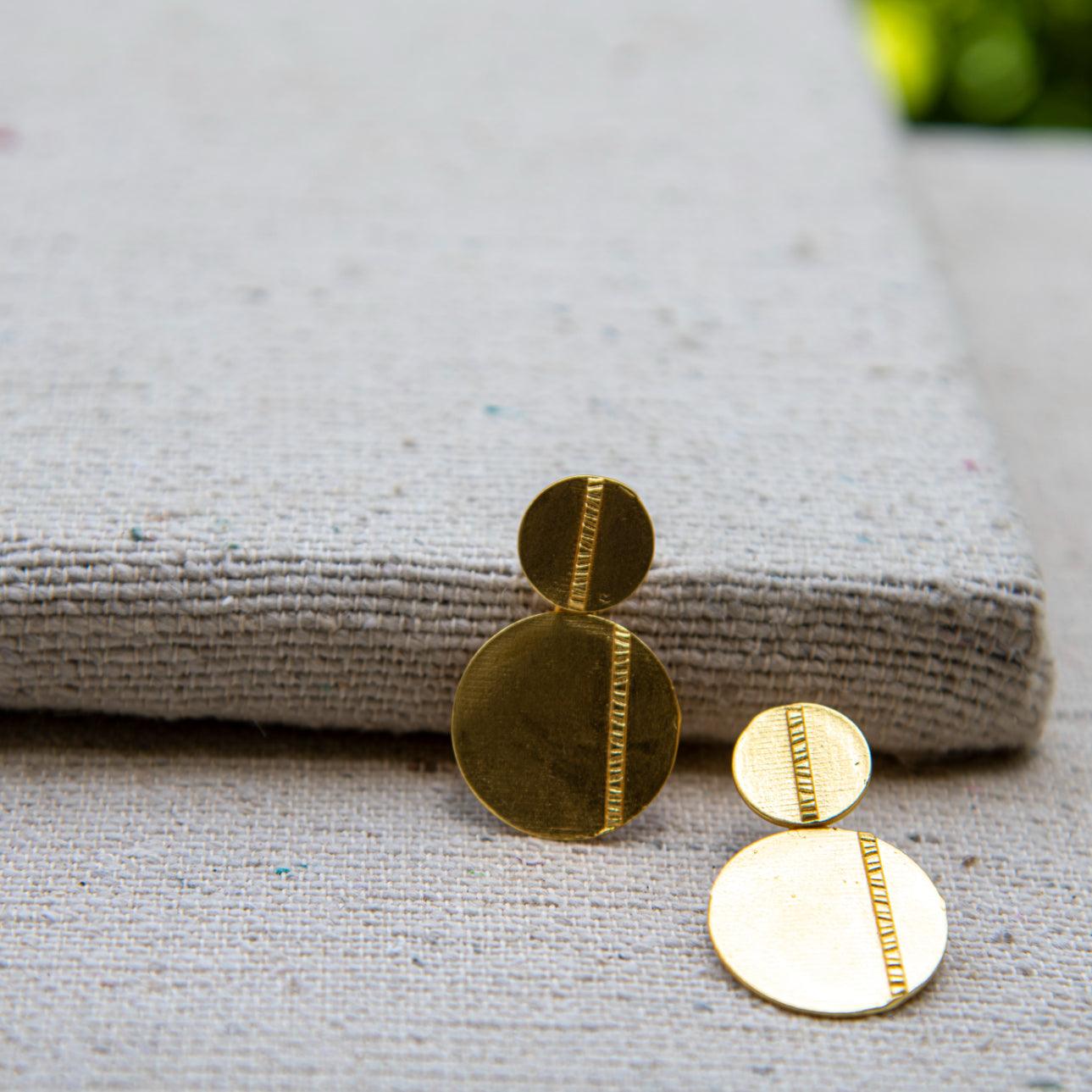 Golden Double Disk with Stud Earring