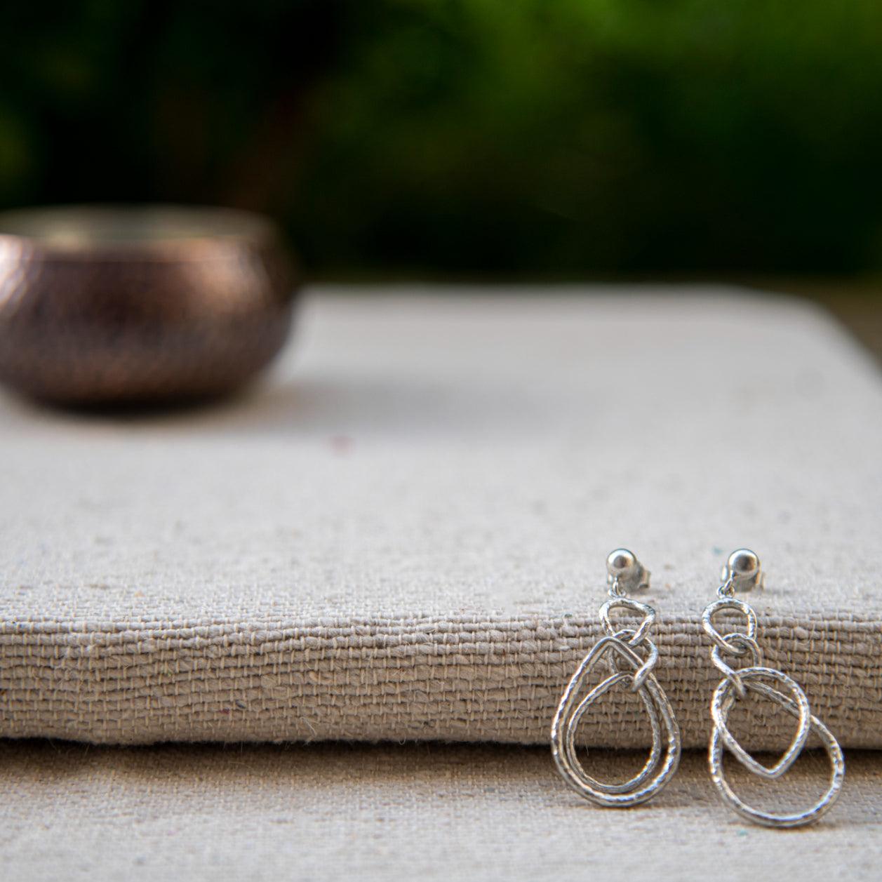 Intertwined Oval Silver Dangler Earring