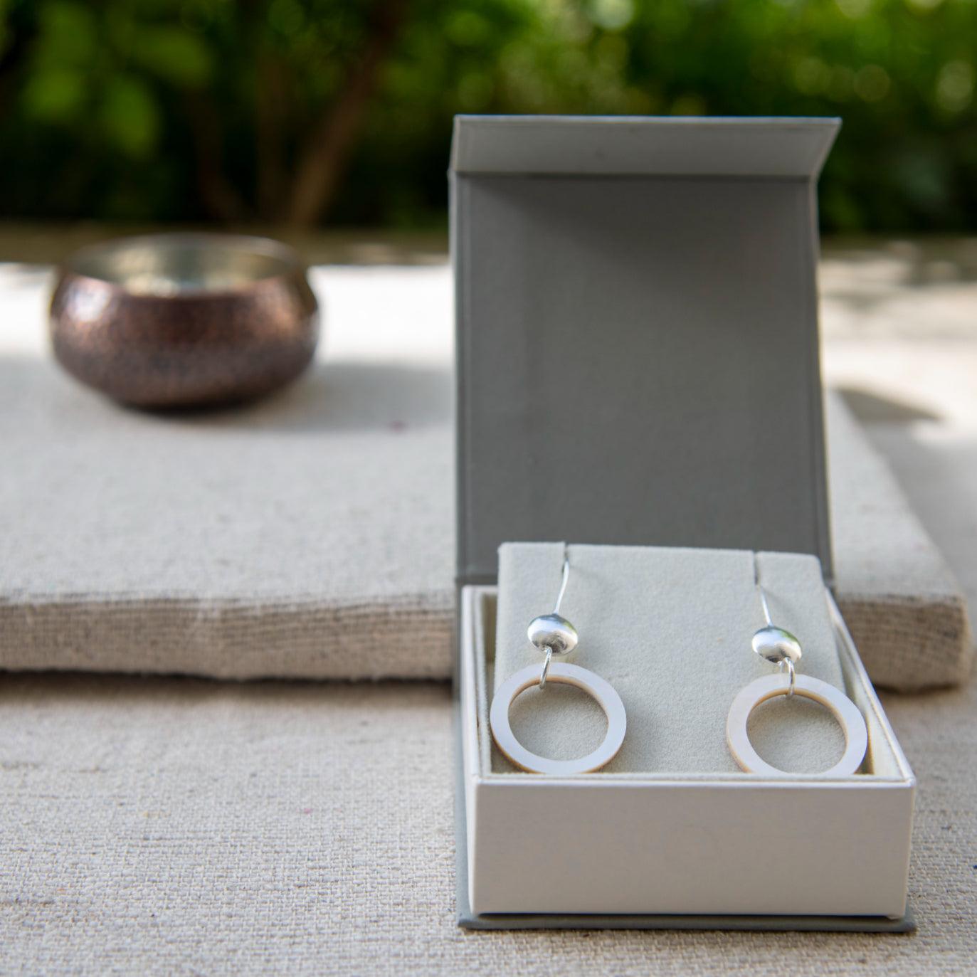 Mother of Pearl Round Silver Dangle Earring
