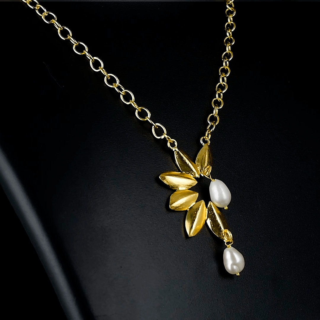 Pearl Leaf Necklace Fashion jewelry