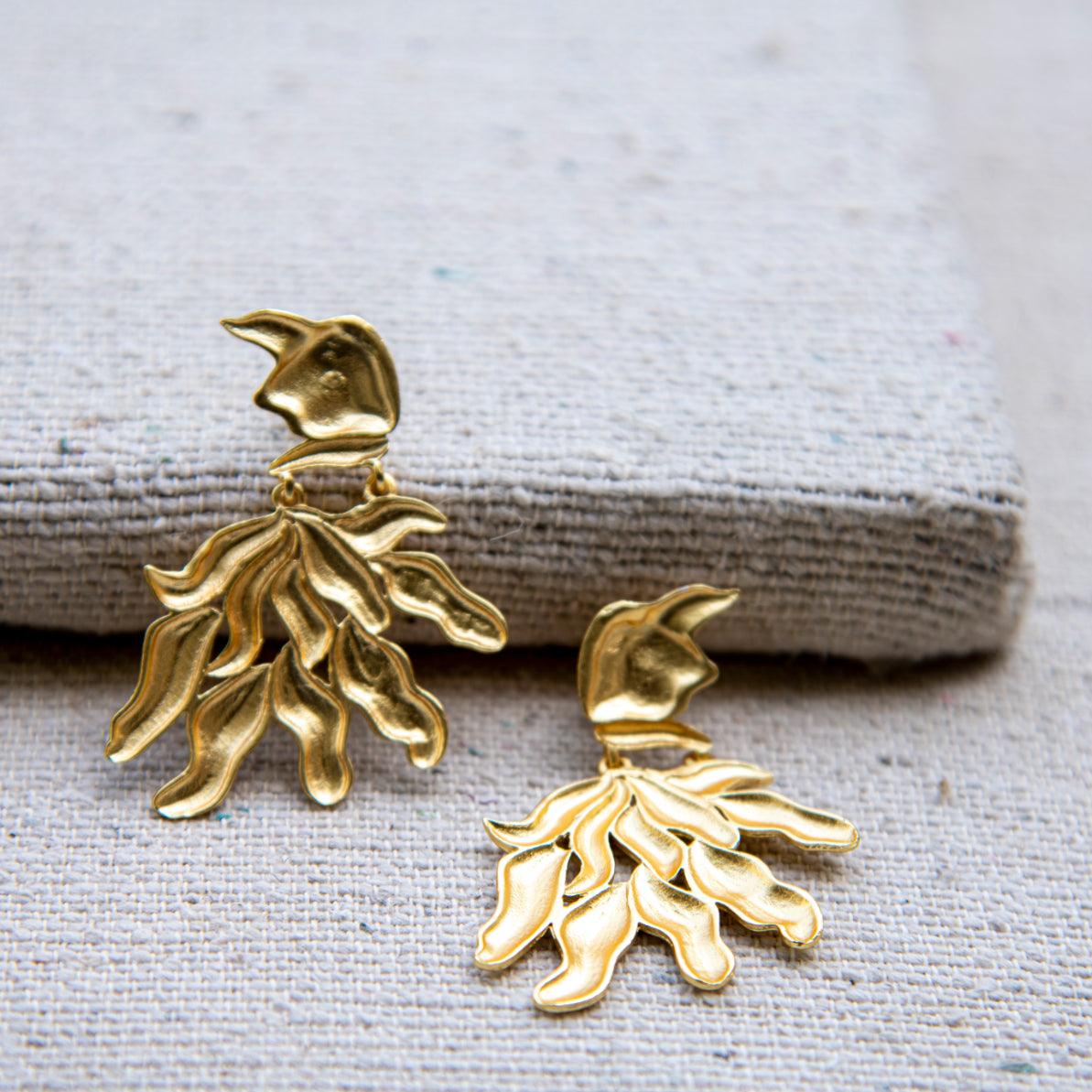 Under the leaf Spell Stud Earring