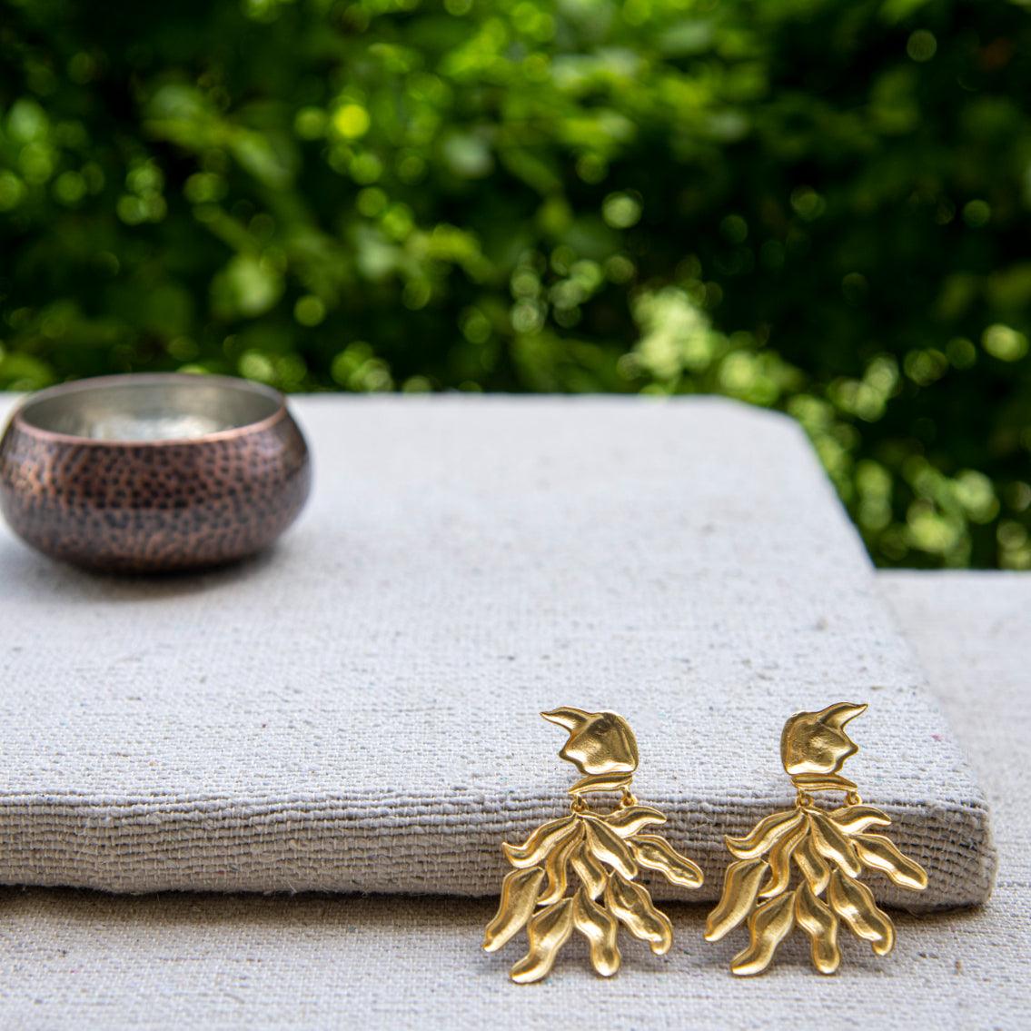 Under the leaf Spell Stud Earring